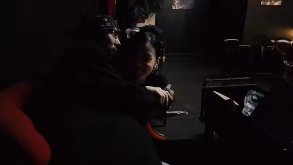 李遐怡是他手機封面！Dok2認愛再放閃光彈「撒嬌緊擁女友」畫面曝