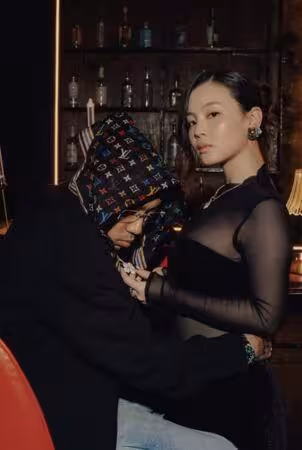 李遐怡是他手機封面！Dok2認愛再放閃光彈「撒嬌緊擁女友」畫面曝