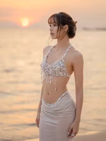2開頭最後一年!Lisa豪華海邊生日趴 「全員假面逗趣合照」超歡樂