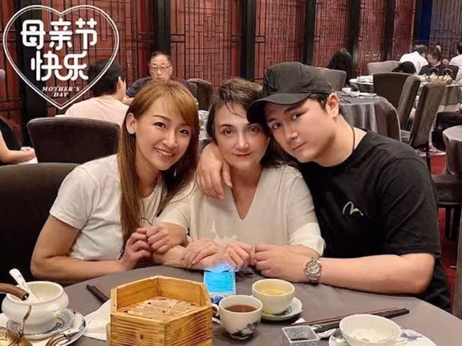矛盾徹底激化！TVB老戲骨爆大兒子禁止家人探望病逝母親！反被曝父親遭弟弟操控！