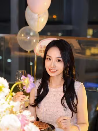 結婚15年！黃舒駿同框小24歲嫩妻　放閃文17萬朝聖：老婆太有氣質