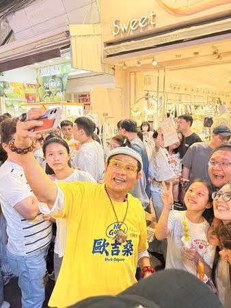 來不及抱爸媽!許效舜溫馨金句連發 感嘆「時間不夠用」惹哭全場