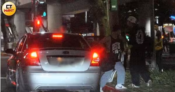 曾認理想型是姐姐!21歲李秉諭進出峮峮香閨被直擊 2年前節目同框