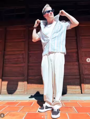 夏克立遭爆「狂傳對鏡自慰裸照」！2女被迫上床 前經紀人心痛發聲
