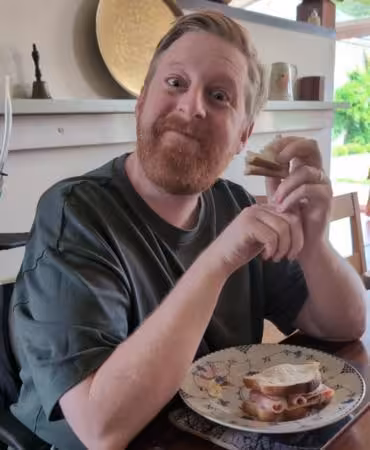 力抗漸凍症3年！《權力遊戲》35歲麥可離世　遺孀慟喊：心碎至極