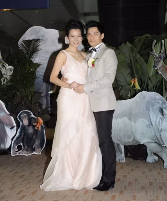 TVB長腿女星大曬兒子獲獎照！被指撞臉林俊傑！離婚8年至今單身！