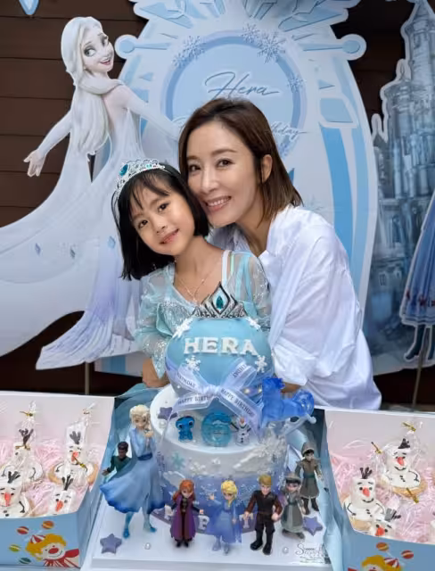 TVB花旦楊茜堯女兒6歲生日！神態氣質酷似媽媽！被贊漂亮的像AI！