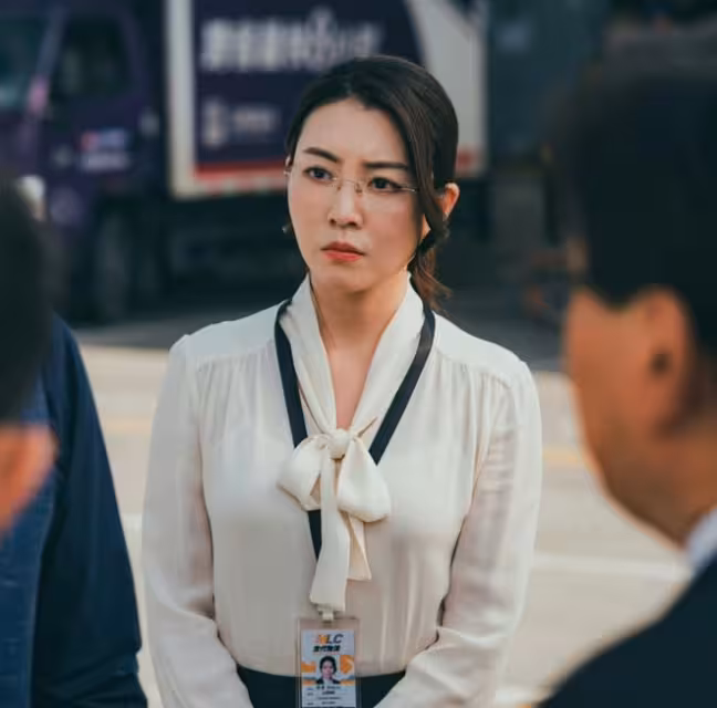 恭喜！TVB男星離巢後火速公開戀情！女友是入行16年女星！低調拍拖已5年！