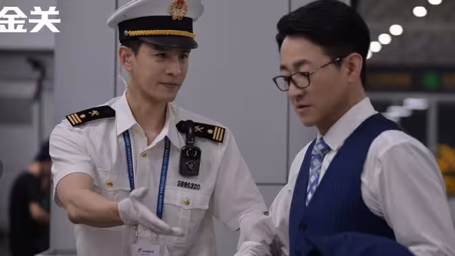 前有《蜜語紀》後有《金關》，經超雙劇開播，難怪劉嘉玲為他爆燈