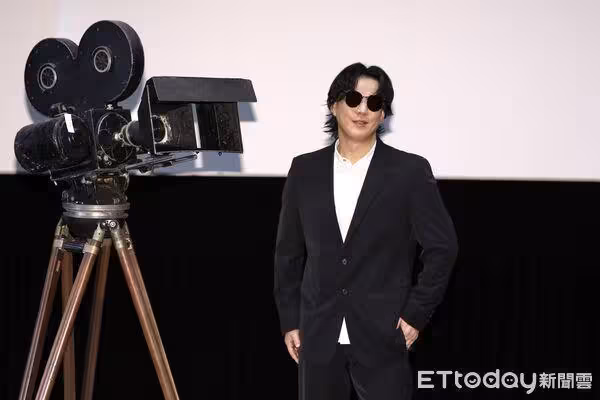 蕭煌奇狂開地獄哏!求導演「多拍帥氣左臉」 全場笑翻:雖然我也看不到