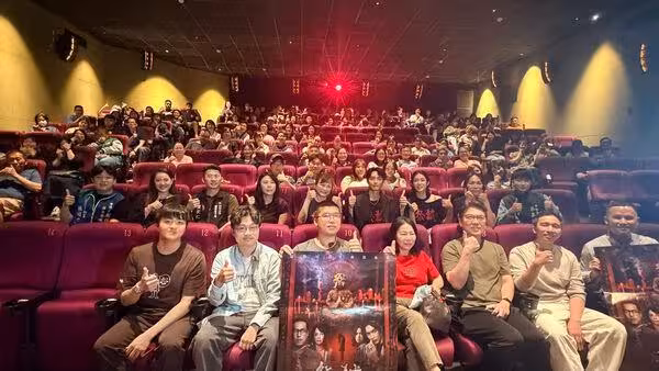 曹佑寧化身乩身!差3歲演母子「甜喊宇宙阿母」笑翻 《祭弒》百年城隍廟取景