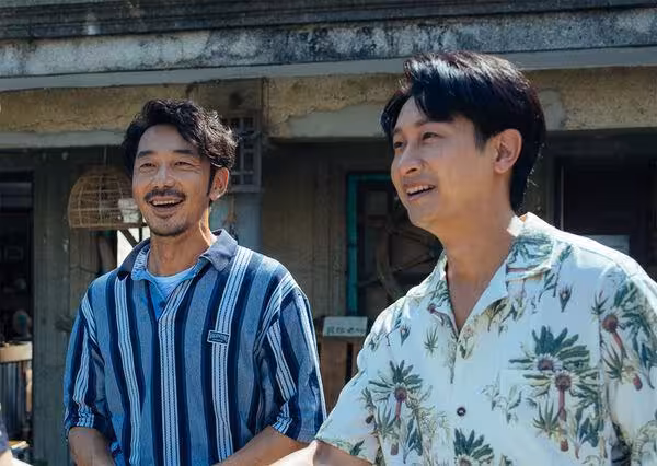 SpeXial晨翔、子閎另類合體了！　初孟軒「雙唇交疊激吻」鍾岳軒