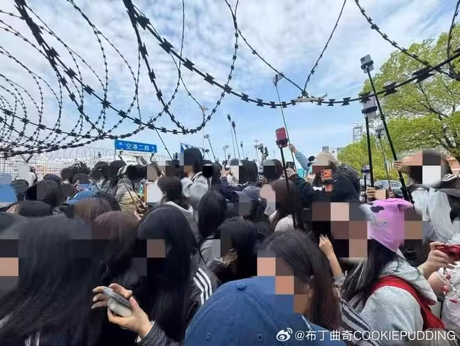 韓團CORTIS現身上海！目擊者稱：「50輛私生跟車」還留滿地垃圾