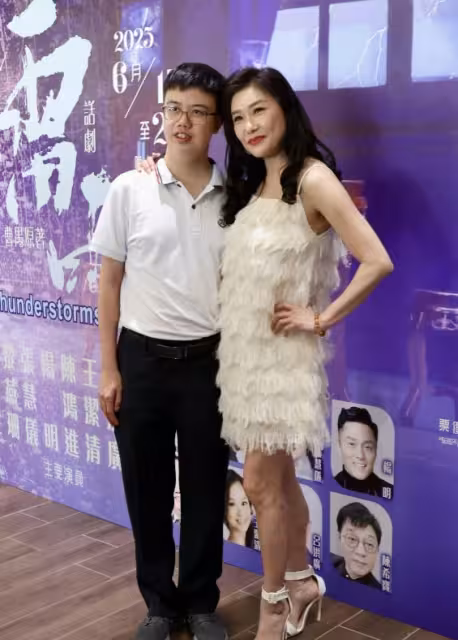 TVB前女星帶養子出席公益活動！內地收養時患先天性心臟病！如今22歲精神飽滿！