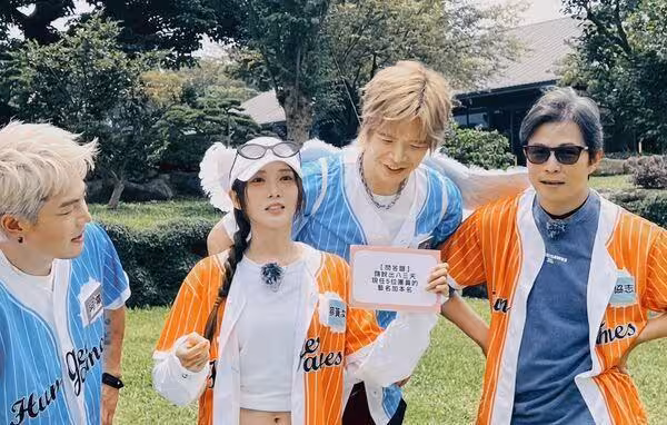豆花妹穩交阿璞11年合體上《飢餓遊戲》!超甜互動全被拍 身高差閃炸