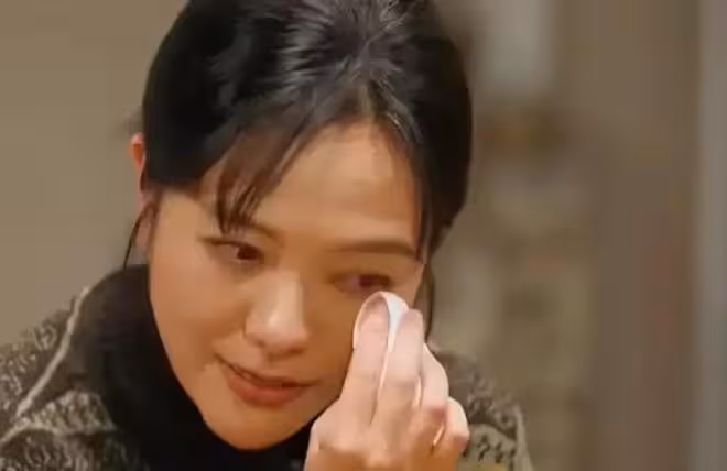 看看44歲謝娜再看看47歲楊樂樂，為何差距如此之大？