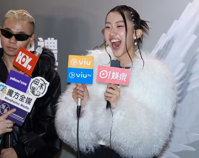 陳奕迅女兒公開戀情！新男友是香港網球一哥！髮型和爸爸相似！