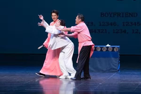陳漢典演到一半突下台「點名女民眾互動」 一看竟是愛妻Lulu!