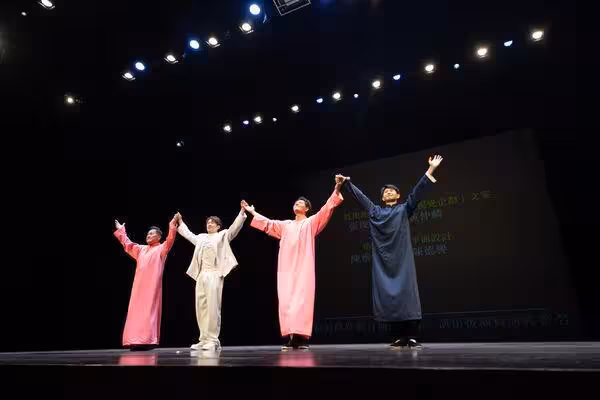陳漢典演到一半突下台「點名女民眾互動」 一看竟是愛妻Lulu!