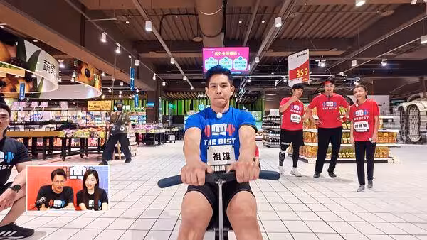 祖雄扛起佳娜甜炸！「沙袋上肩、深蹲不費力」驚人體能全場看呆