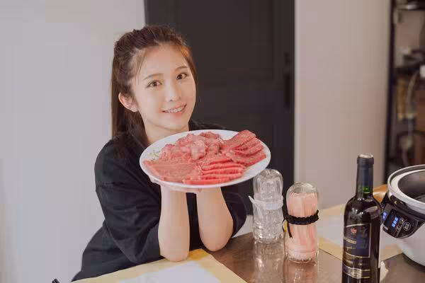 鄭家純孕後副作用來了 「胸口像被5公斤的貓壓著」