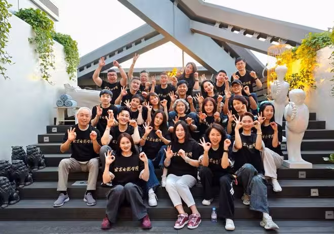 北電96班30年聚首！陳坤黃曉明同框，趙薇祖峰現身，誰是人間清醒