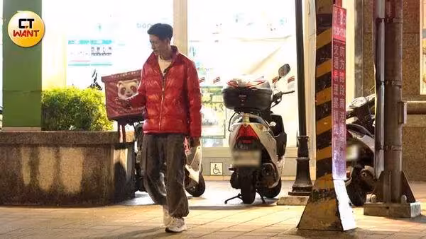 唐治平再失控「和女友爆衝突」被警請離住處！深夜街頭遊蕩一直繞圈