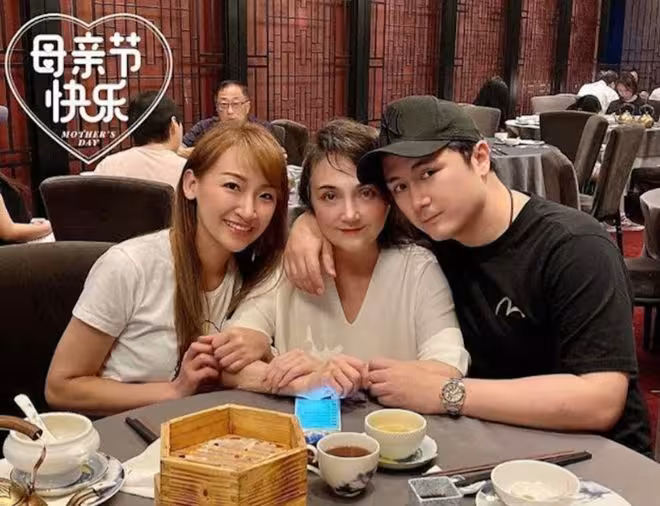 TVB老戲骨怒爆被長子夫婦掏空200萬！宣布財產後事全交給小兒！公開為小兒媳平反