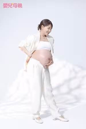 謝京穎半截背心露渾圓孕肚!懷雙胞胎「連聲音都變」揭書偉寵妻舉動