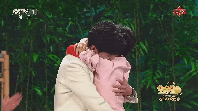 謝娜開演唱會，肖戰也玩起了「人情世故」，她磁場果然好強大啊