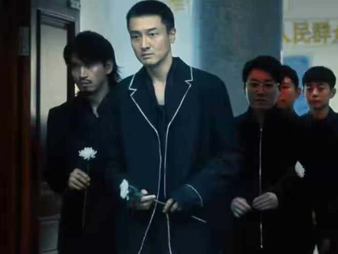《低智商犯罪》直到周榮入獄，保護傘現身才知，朗博圖為何害葉劍