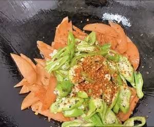 尖椒火腿炒雞蛋