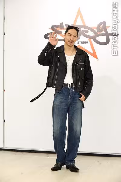 AKIRA揪記者唱KTV!被贊「模範好老公」甜笑:是志玲不嫌棄