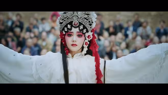王菲唱主題曲，張藝謀監製，張嘉益劉浩存主演，《主角》不爆都難