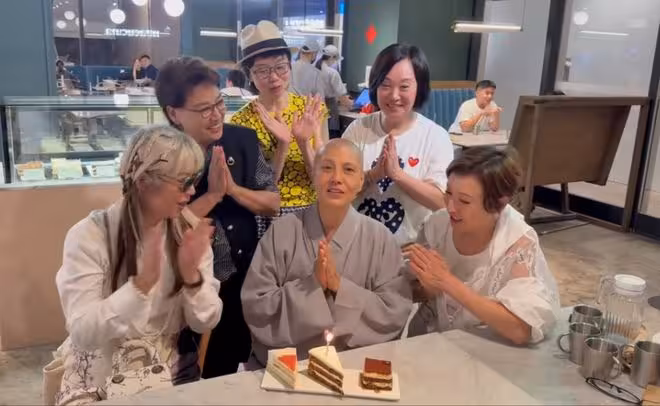 香港女星剃度出家近況曝光！潛心信佛仍不時與曾志偉等相聚！寺廟世俗兩不誤