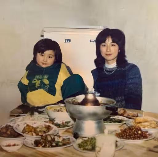 TVB眾女星大曬與母親合照！胡定欣、高海寧、連詩雅同框比拼，誰跟媽媽最像？