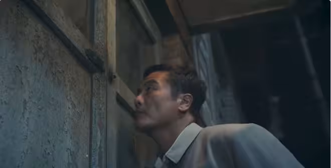 《主角》直到小白鞋被玷污自殺，胡三元才知，黃正經的色心有多重