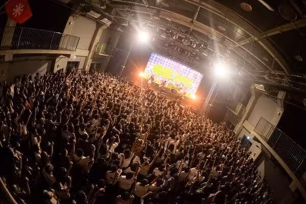 千人場地只來8人！　樂團崩潰曝「現場慘況」：其中一個還是表妹