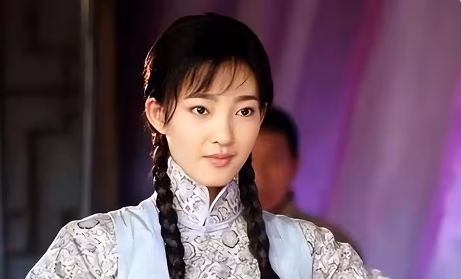 被徐克挖掘出道，卻淪落拍短劇，素顏女神如何靠《主角》成功翻紅