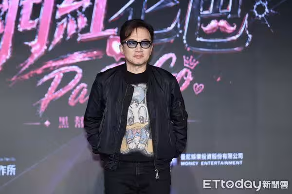 狄鶯直播露腳底放話：斗內2萬看內褲！　孫鵬「氣到不回家」：我勸她冷靜