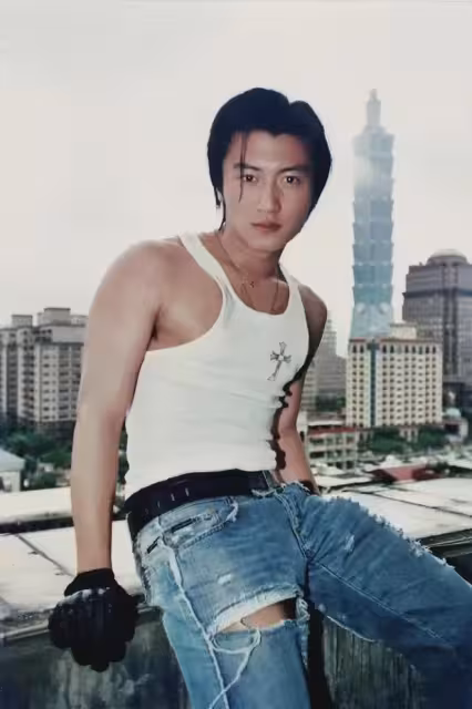 看謝霆鋒張柏芝同框，王菲被男友人摟腰，我發現鋒菲愛情保鮮秘籍
