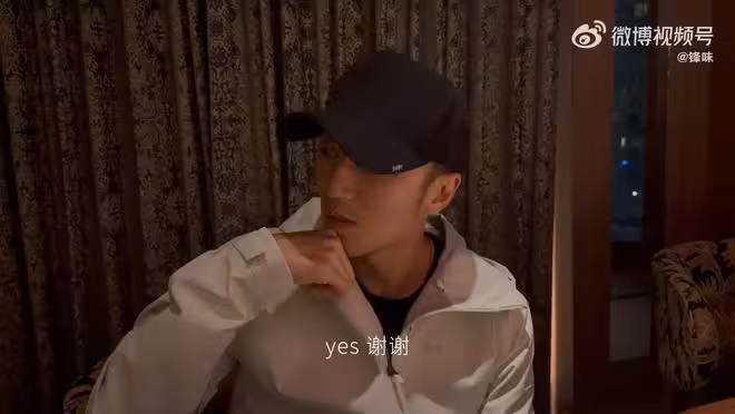 看謝霆鋒張柏芝同框，王菲被男友人摟腰，我發現鋒菲愛情保鮮秘籍