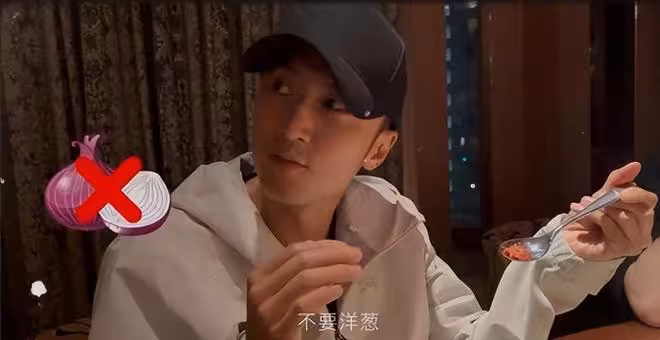 看謝霆鋒張柏芝同框，王菲被男友人摟腰，我發現鋒菲愛情保鮮秘籍