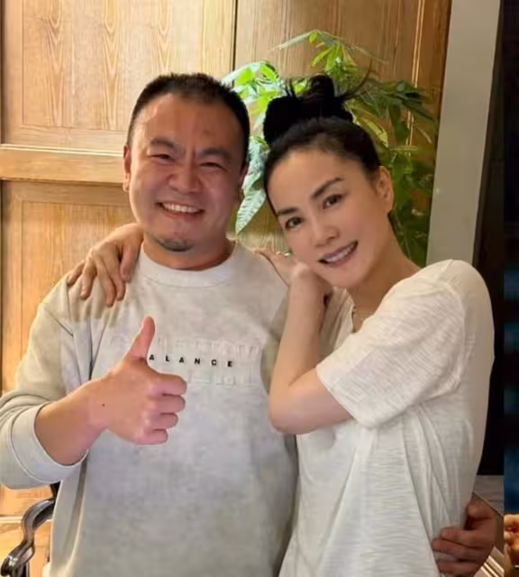看謝霆鋒張柏芝同框，王菲被男友人摟腰，我發現鋒菲愛情保鮮秘籍