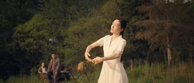 《主角》易青娥的啟蒙老師，不是胡三元也不是花彩香，而是小白鞋