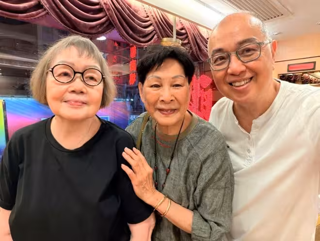 《再見艷陽天》開播30周年！鄧萃雯、商天娥等眾演員重聚！網友遺憾有兩位沒出席