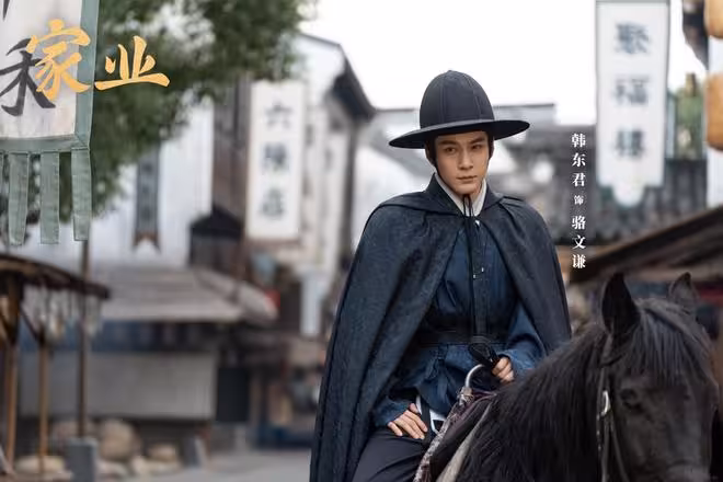 靠《神鵰俠侶》出道,憑《裝腔啟示錄》走紅,他能否被楊紫帶飛?