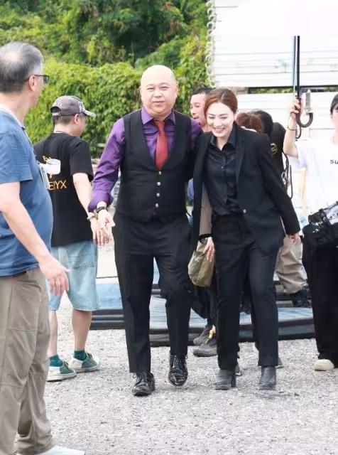 TVB女星拍戲被吊上6層樓高！地面只鋪幾塊保護墊！驚險直呼「好害怕啊」