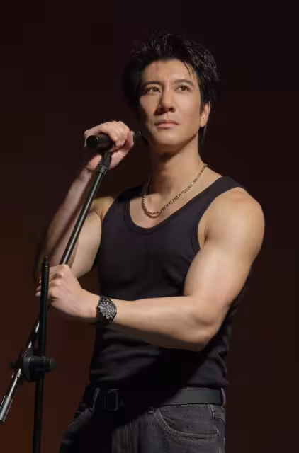 王力宏熱吻美艷辣妹畫面曝光！　罕見大方回應揭她身份