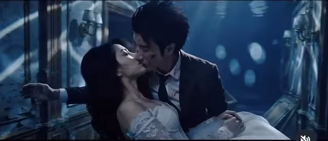 王力宏熱吻美艷辣妹畫面曝光！　罕見大方回應揭她身份